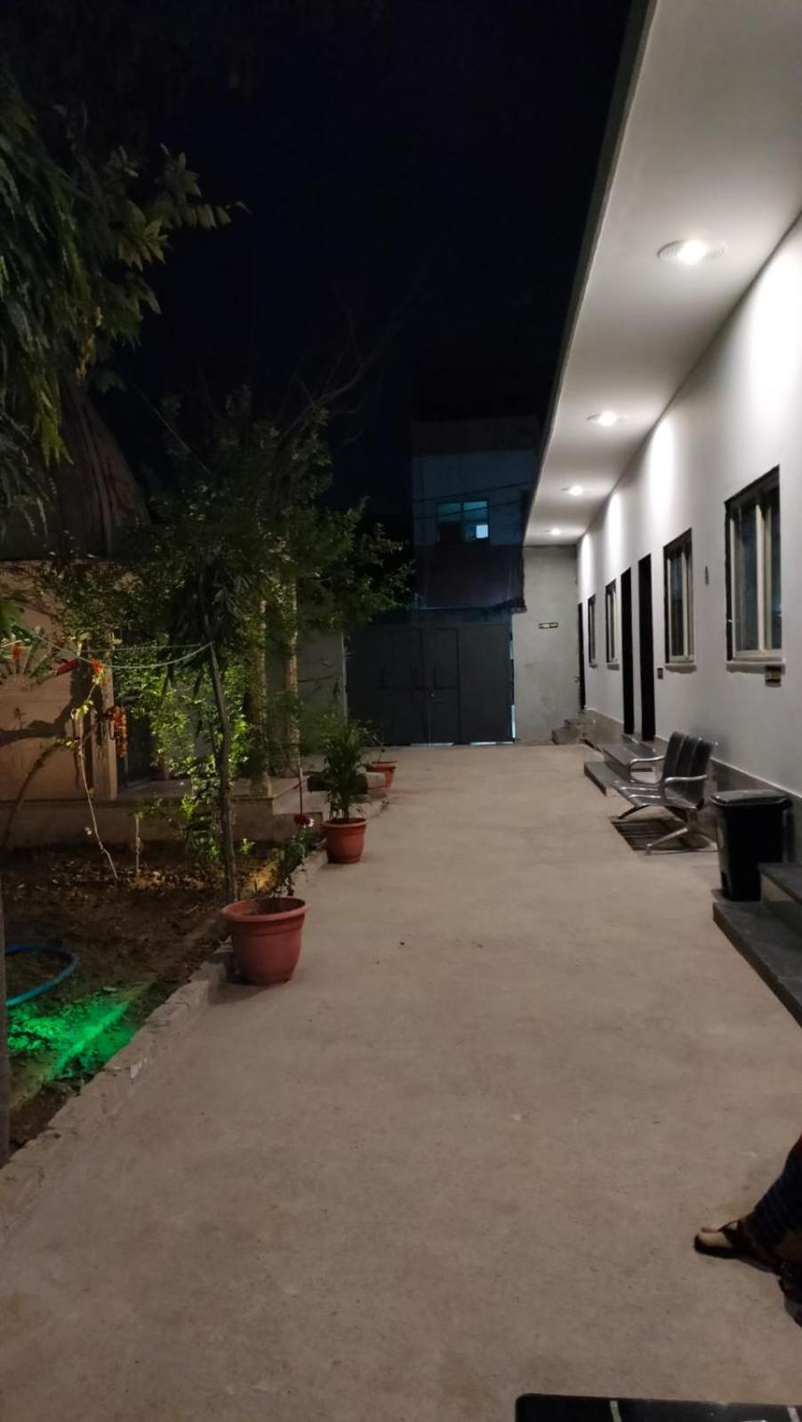 Maa Gayatri Dham Hotel Vrindavan Luaran gambar