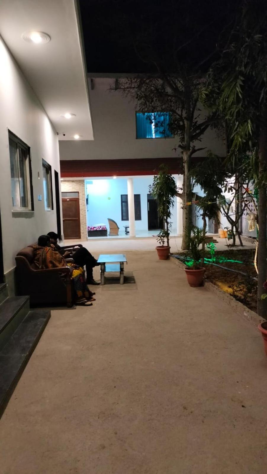 Maa Gayatri Dham Hotel Vrindavan Luaran gambar