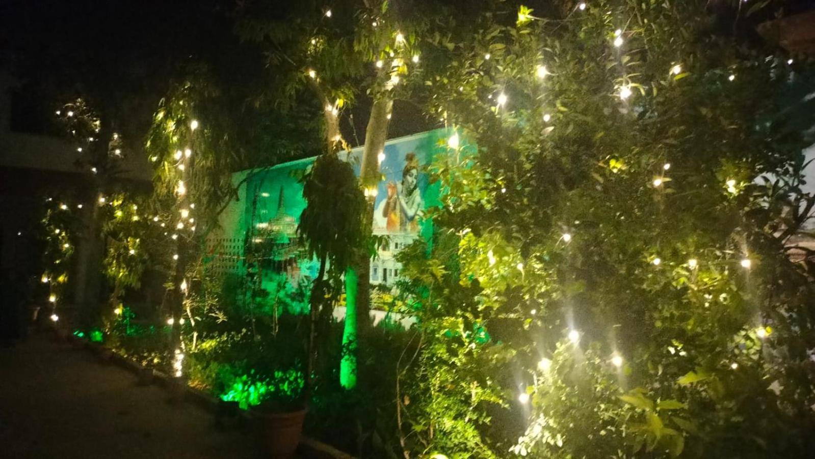 Maa Gayatri Dham Hotel Vrindavan Luaran gambar